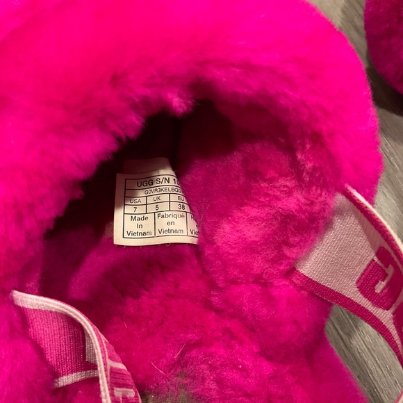 UGG Fluff Yeah Pink Slippers Size 7 - Picture 5 of 7
